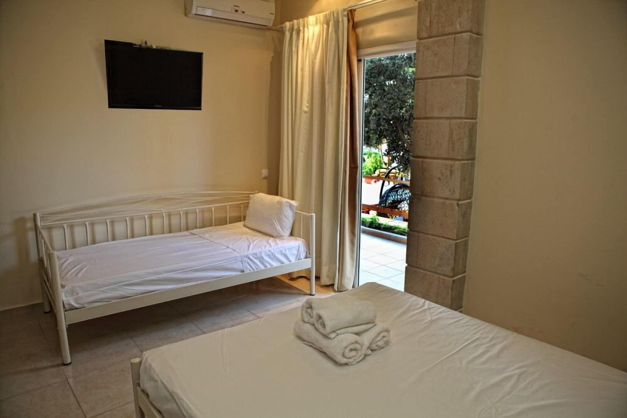 Niriides Beach Hotel Rethymno Zimmer foto