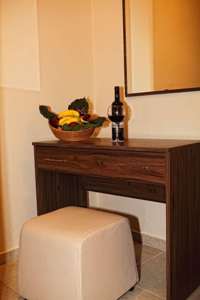 Niriides Beach Hotel Rethymno Zimmer foto